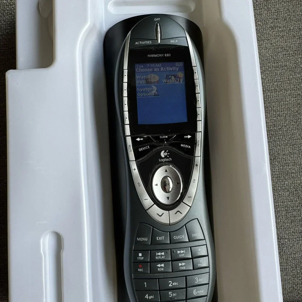 Logitech Harmony 880 Advanced Universal Remote Control Charging Dock New In Box